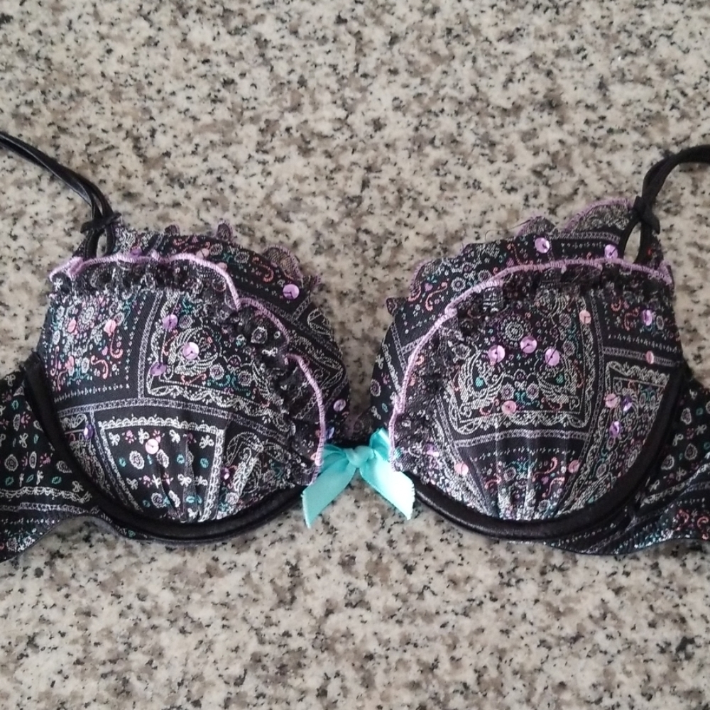 VS Bra